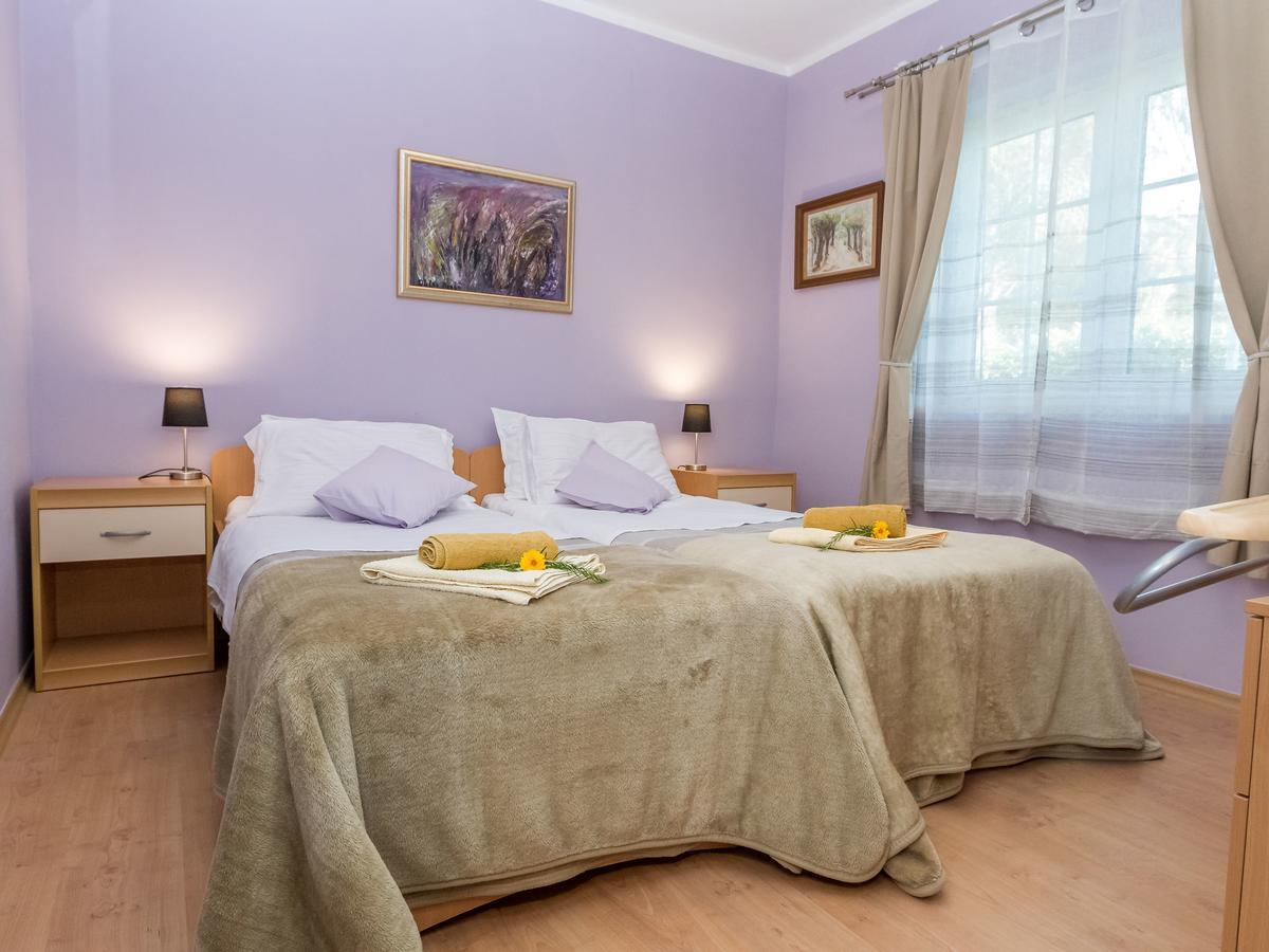 Spacious Holiday Home In Molat With Pool Brgulje 외부 사진
