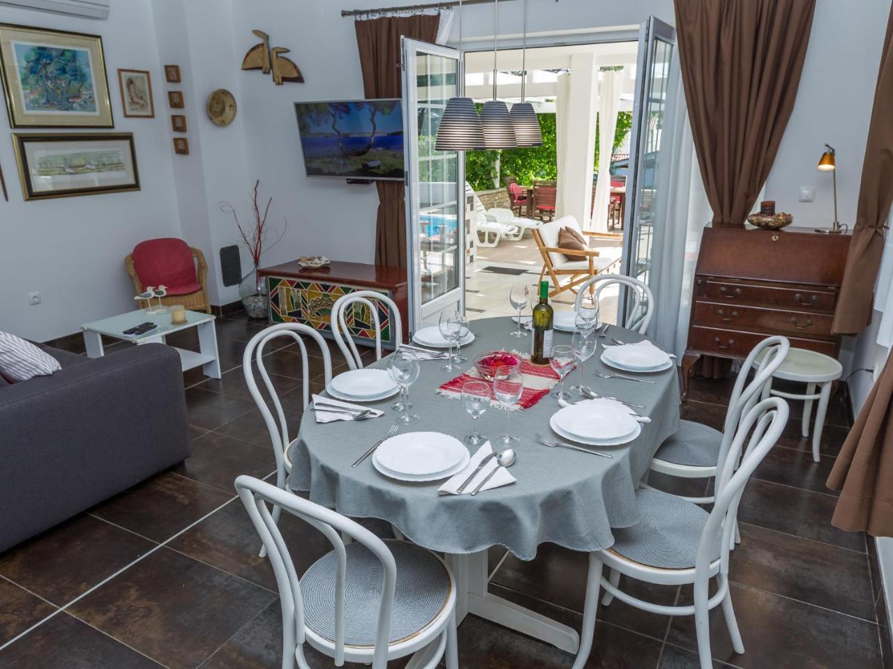 Spacious Holiday Home In Molat With Pool Brgulje 외부 사진